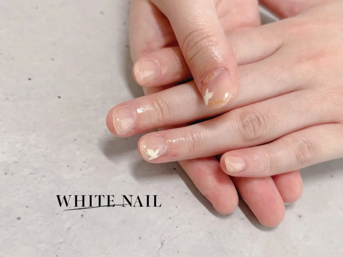 ネイル シンプルネイル ハンドネイル WHITE NAIL ホワイトネイルのネイルデザイン