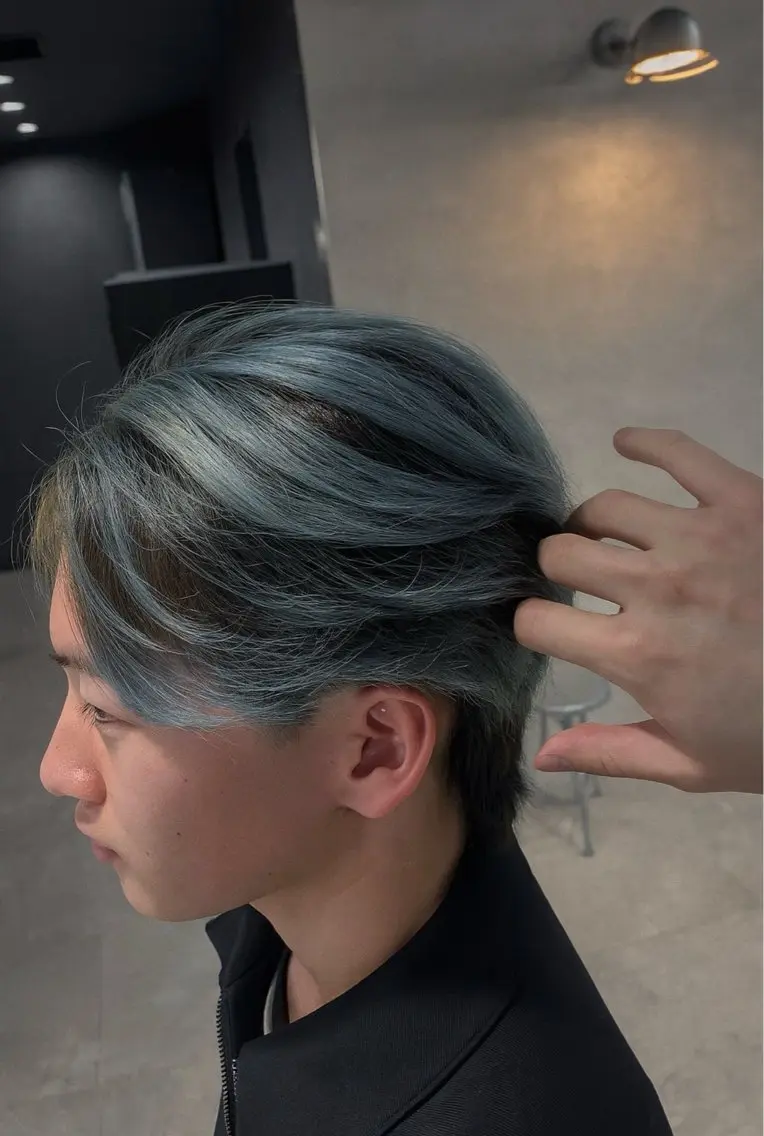 ミディアム パーマ ヘアアレンジ メンズ ミディアムパーマ メンズパーマ メンズツイストパーマ 波巻きパーマ ツイストパーマ カット パーマ トリートメント ヘッドスパ ヘアセット 🔥ニュアンス フェザー小林海斗🔥のヘアスタイル