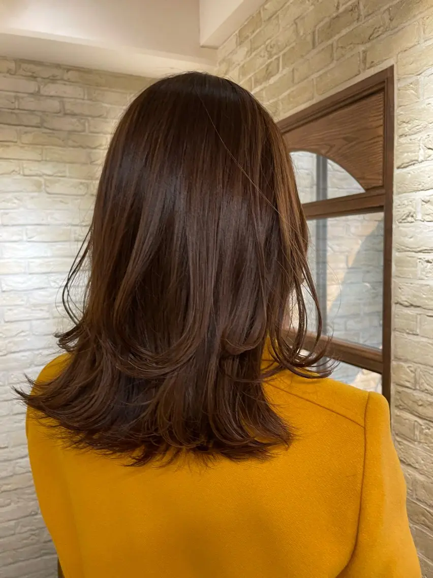 セミロング レイヤーカット 河上 麻衣/白髪ぼかしのヘアスタイル