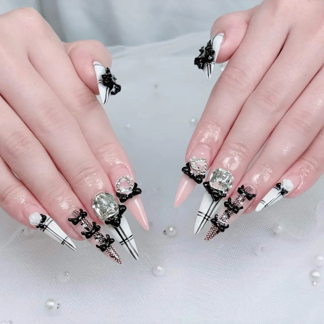 ネイル アートネイル ジェルネイル 韓国ネイル ロングネイル 持ち込み ハンドネイル ハンドケア Blingg NailStudioのネイルデザイン