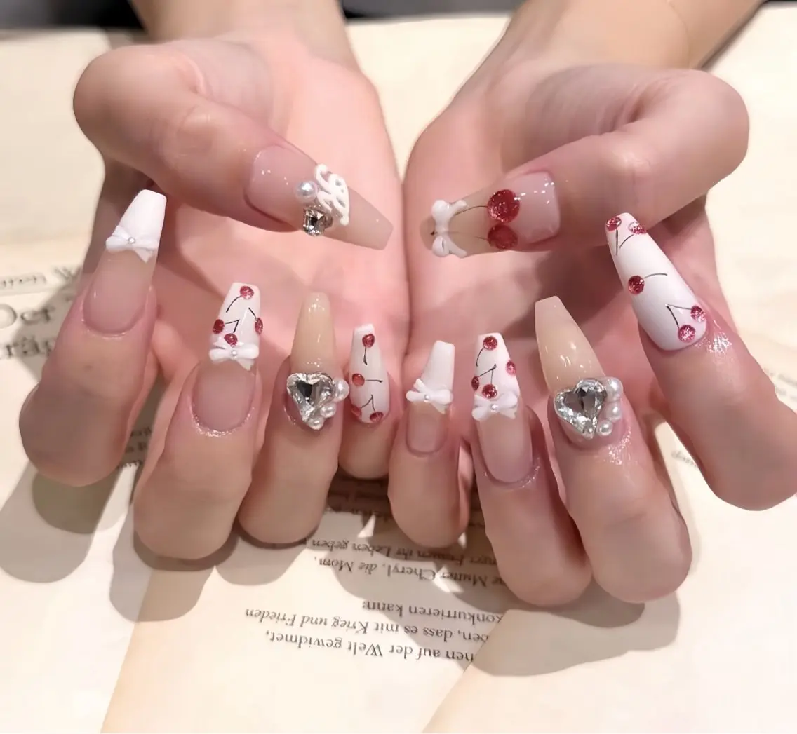 ネイル ブルー フラッシュネイル フラワーネイル ホログラムネイル キラキラネイル ハンドネイル Rin Nail 新大久保店のネイルデザイン