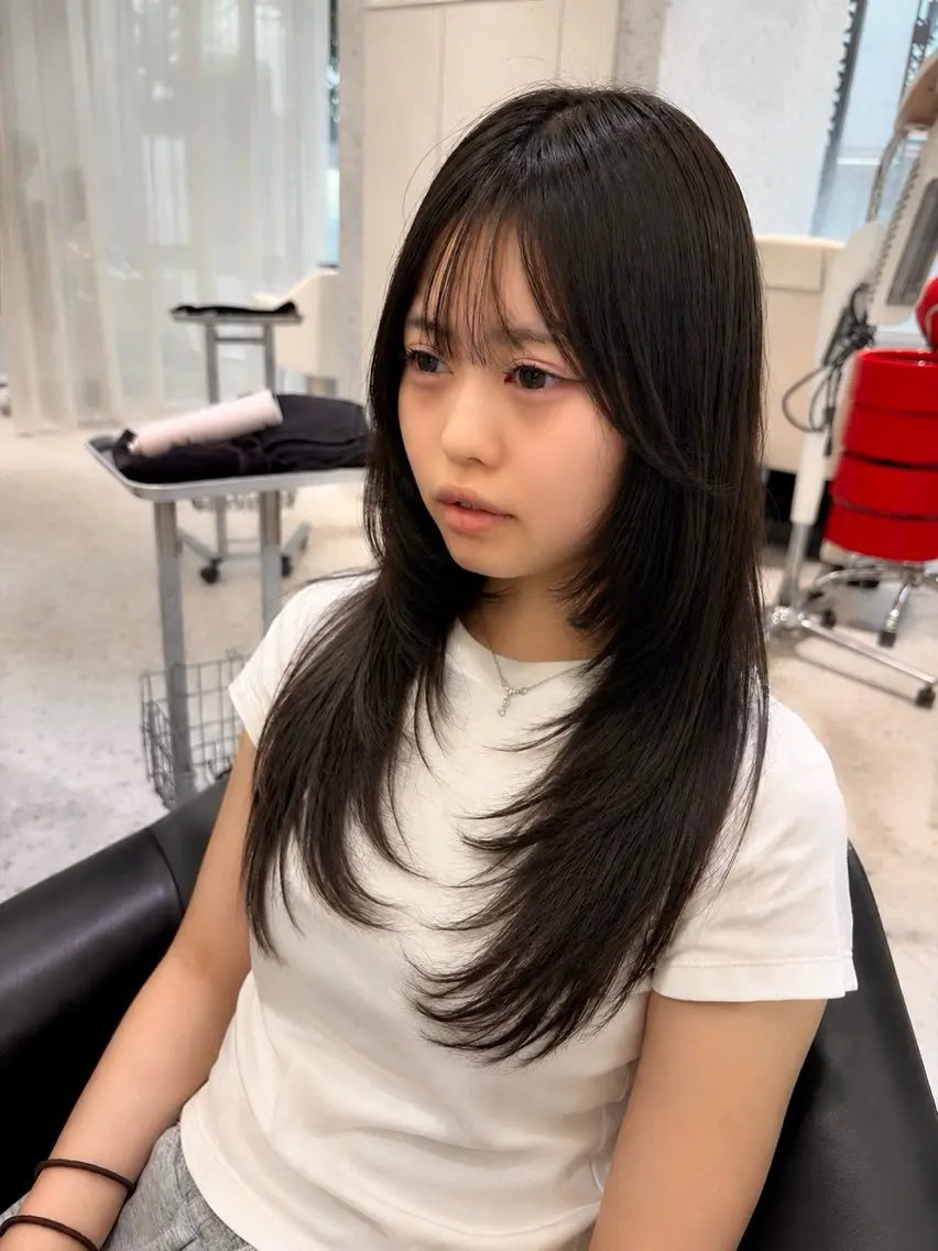 セミロング レイヤーカット 山田 ひかりのヘアスタイル