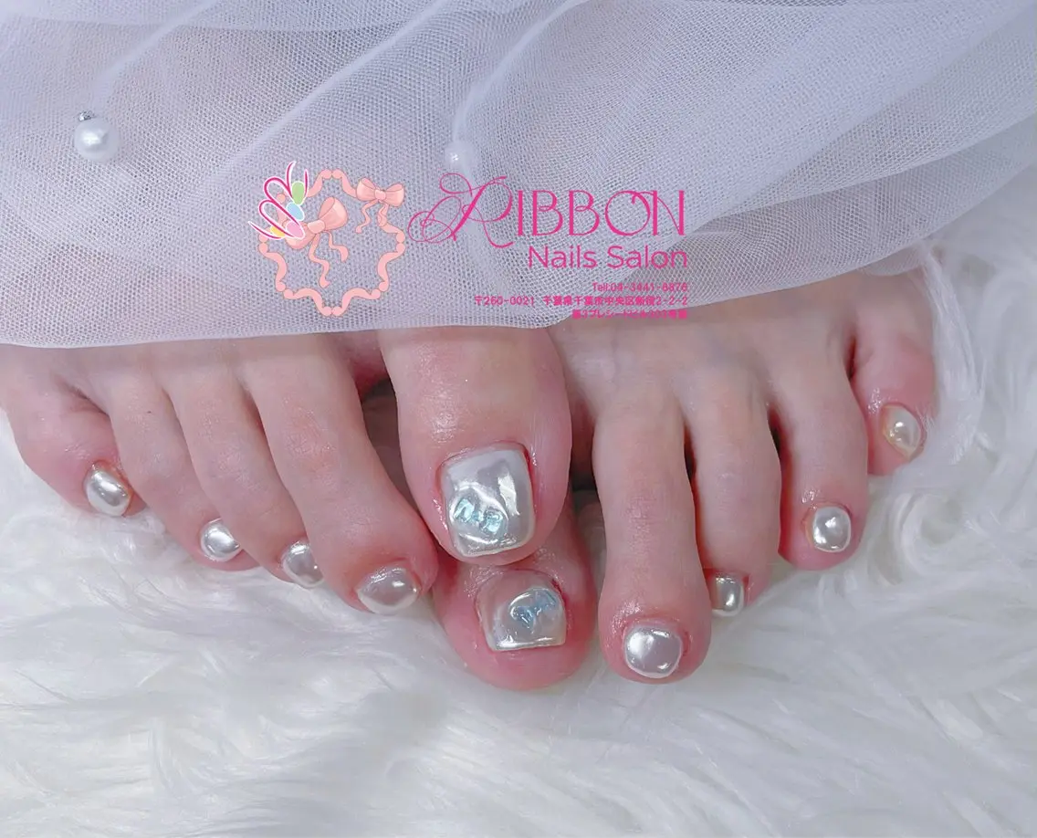 ネイル フットネイル フレンチネイル ジェルネイル マグネットネイル 持ち込み フットネイル Ribbonnail salonのネイルデザイン