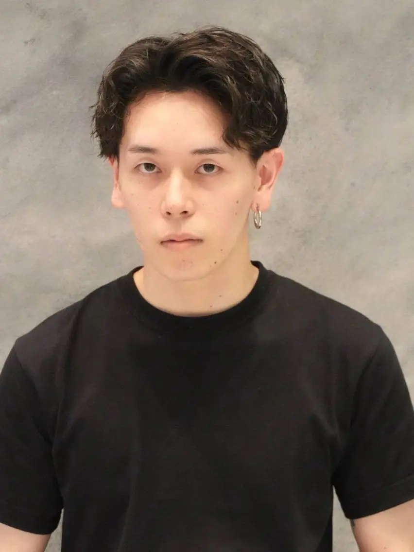 ミディアム 霜 良太のヘアスタイル