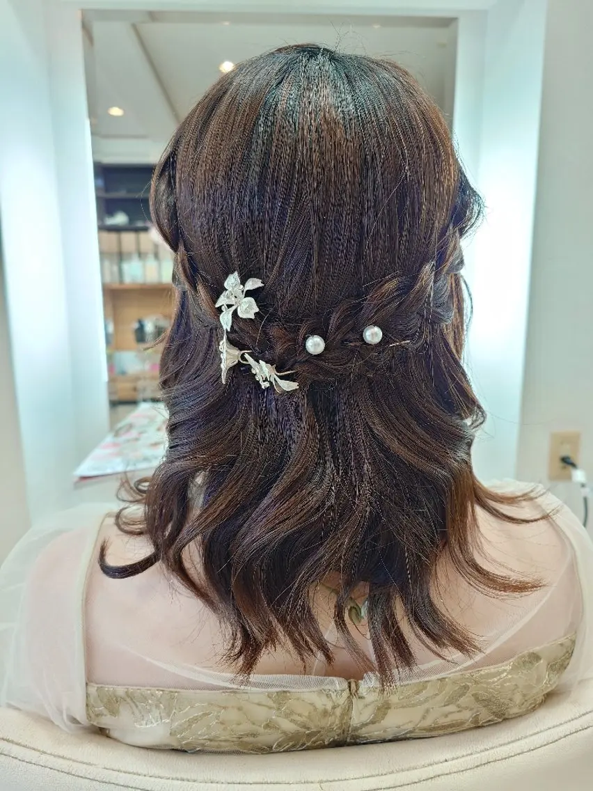 セミロング ヘアアレンジ ハーフアップ ヘアセット ｷﾝｼﾞｮｳ ｴﾅﾐのヘアスタイル