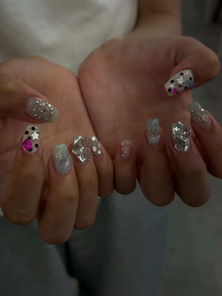 ネイル ブルー ジェルネイル キラキラネイル マグネットネイル ニュアンスネイル ハンドネイル ハンドケア Bana_ Nailのネイルデザイン
