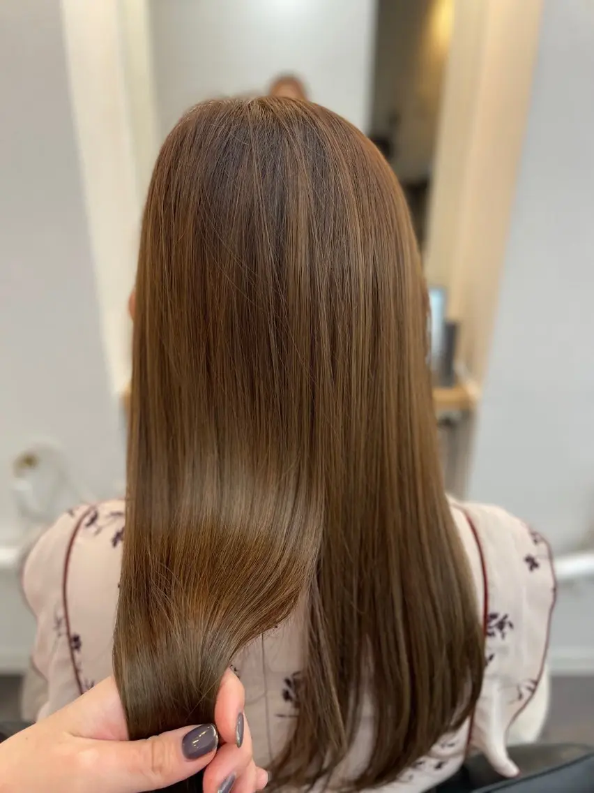 セミロング カラー ヘアカラー トリートメント WISTERIA P LUS1 ikumiのヘアスタイル