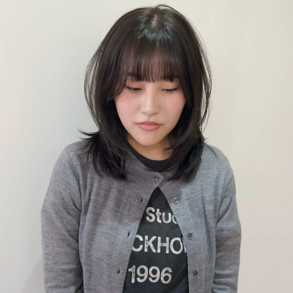 ミディアム カラー ミディアムレイヤー 透明感カラー 顔まわりレイヤー 顔周りカット ハッシュカット カット ヘアカラー トリートメント nonoka オリーブ/レイヤーのヘアスタイル