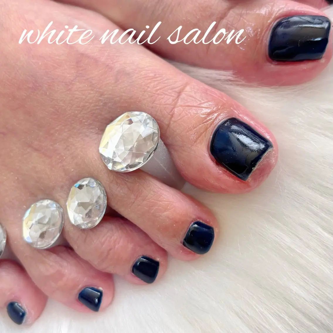 ネイル フットネイル シンプルネイル フットネイル white nail salonのネイルデザイン