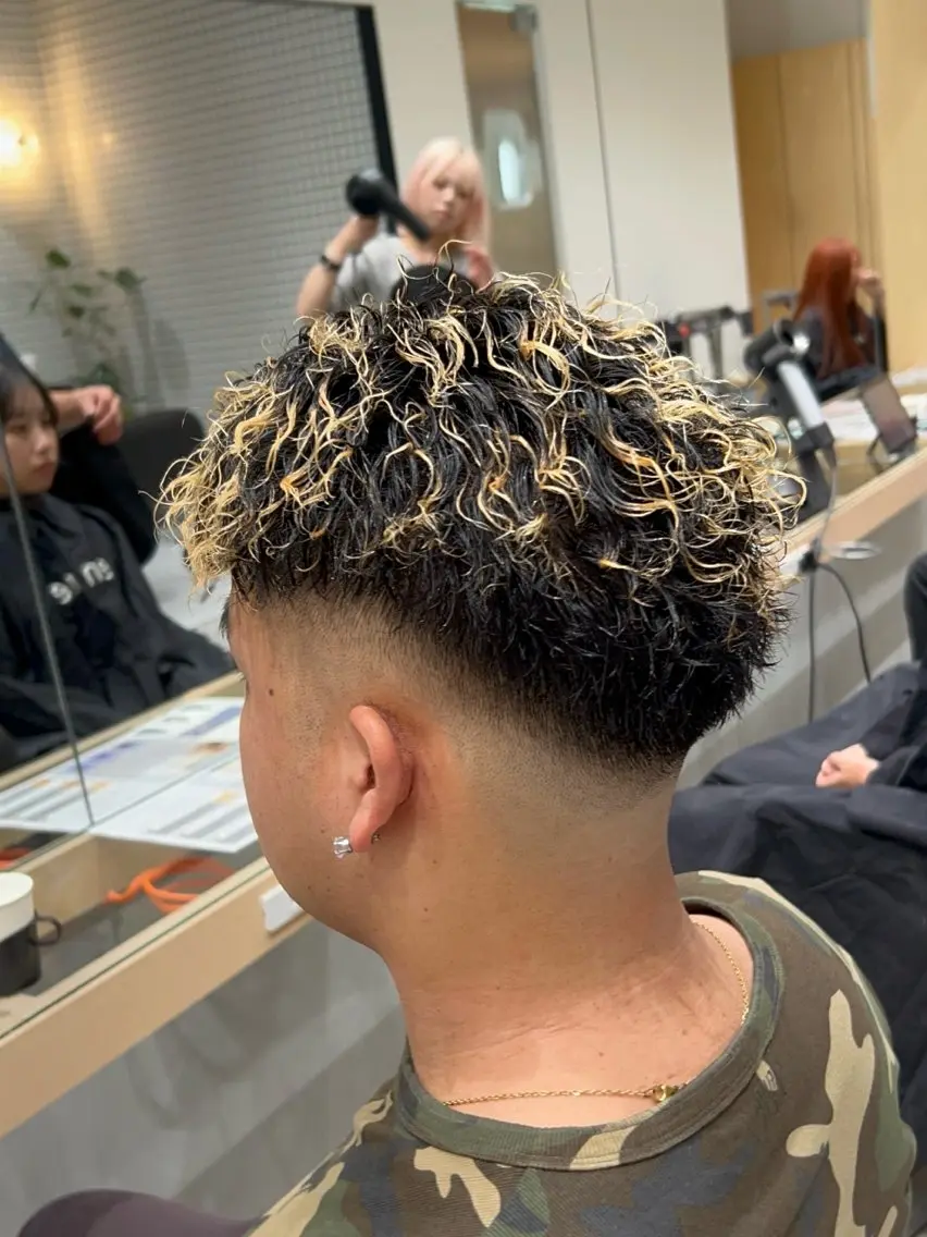 パーマ メンズ フェードカット メンズパーマ スキンフェード カット パーマ 🐲ツイスパ🐲 フェード/龍のヘアスタイル