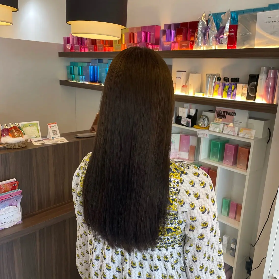 ロング カラー オリーブカラー 縮毛矯正 トリートメント 川原 飛奈のヘアスタイル
