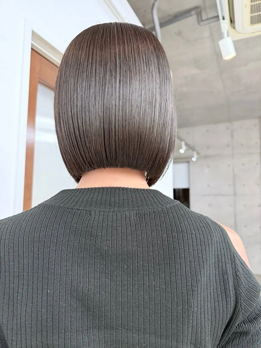 ミディアム ボブ カット 葉 /レイヤーカットのヘアスタイル