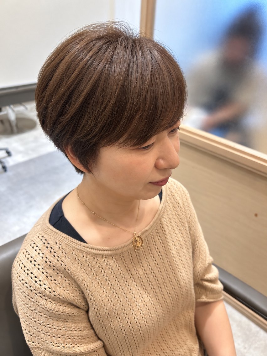 ショート カラー イヤリングカラー インナーカラー 卒業式のヘアスタイル カット ヘアカラー トリートメント ヘッドスパ 久木原 ゆりのヘアスタイル