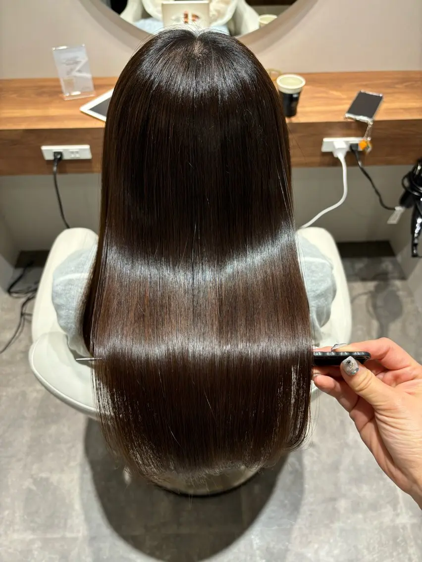 ロング トリートメント 美髪ヘア 🤍erikaのヘアスタイル