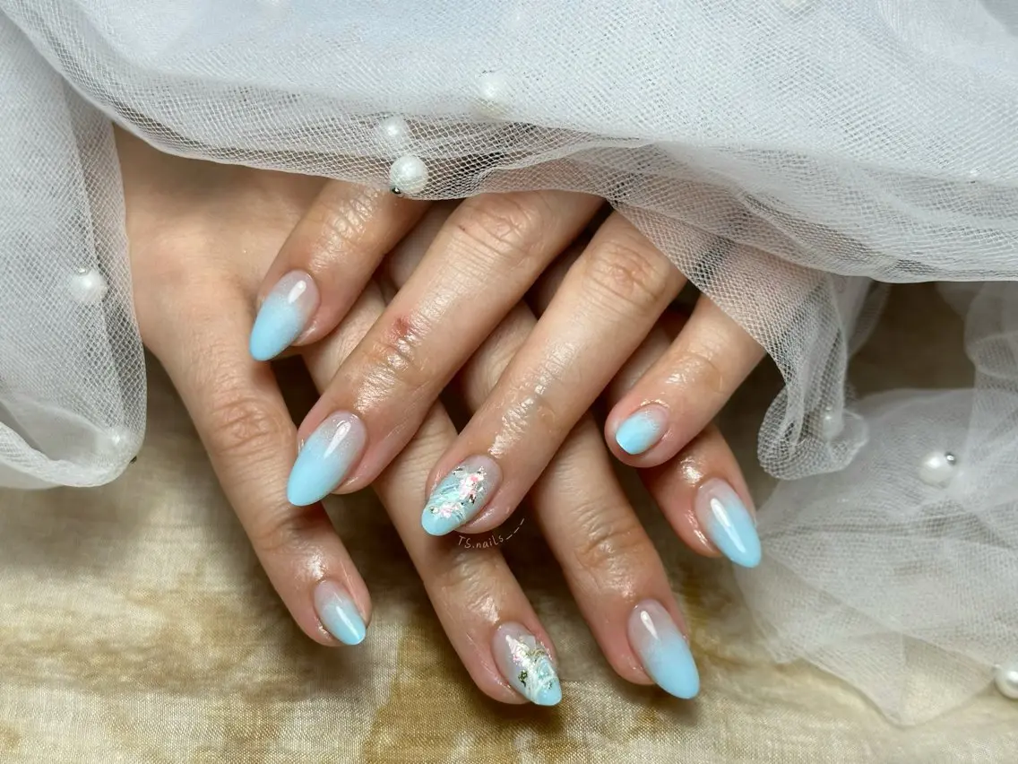 ネイル キラキラネイル マグネットネイル 持ち込み シンプルネイル ハンドネイル フットネイル ハンドケア TS. nails___のネイルデザイン
