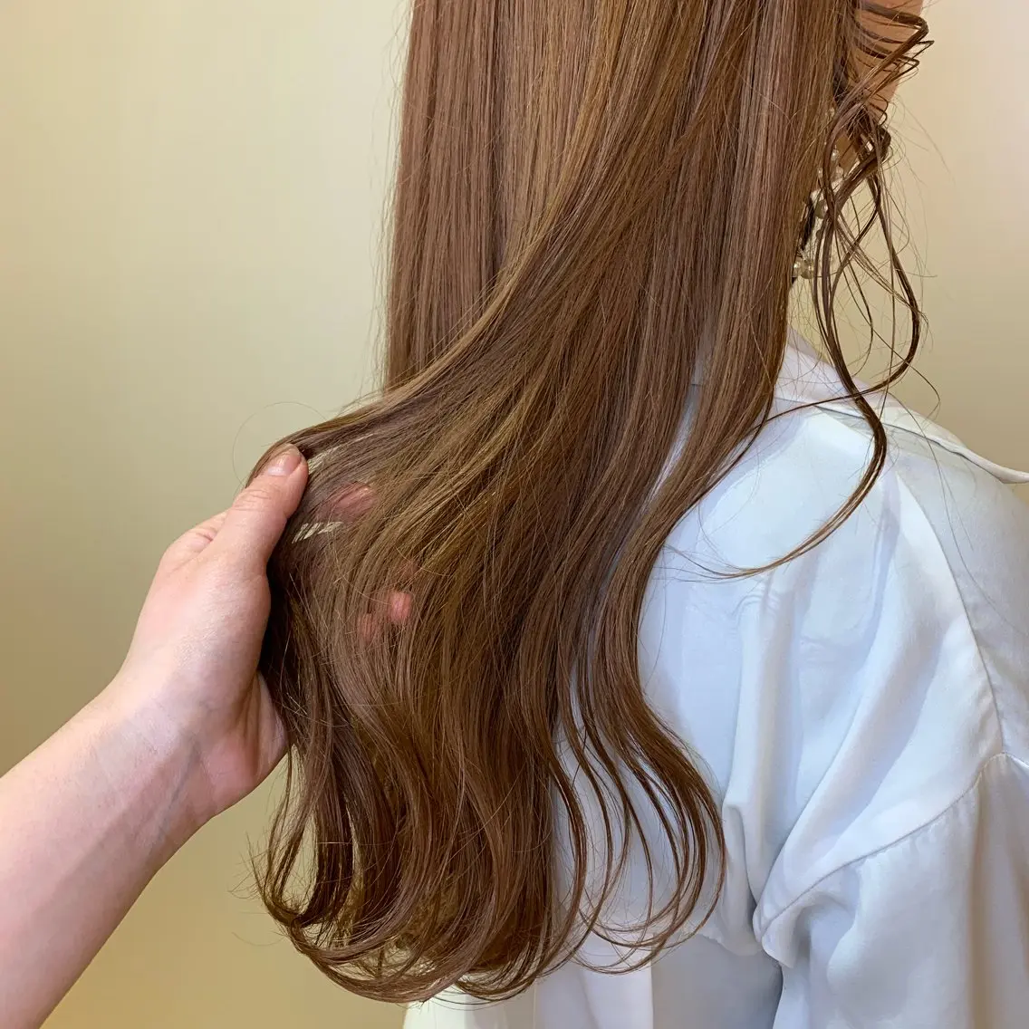 ロング カラー ベージュカラー 和田 楓のヘアスタイル