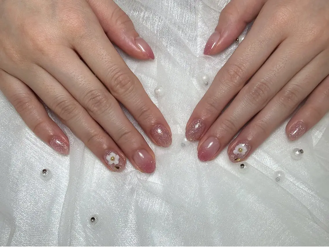 ネイル ハンドネイル RUBYネイルサロン 9Caratsのネイルデザイン