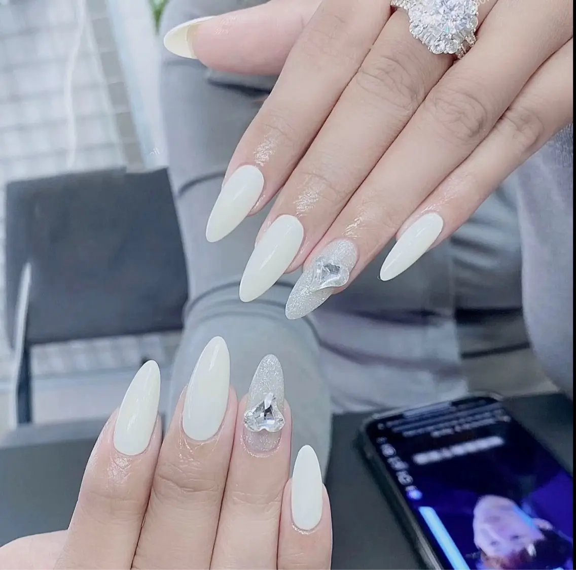 ネイル ハンドネイル ハンドケア モナ& あきのネイルデザイン