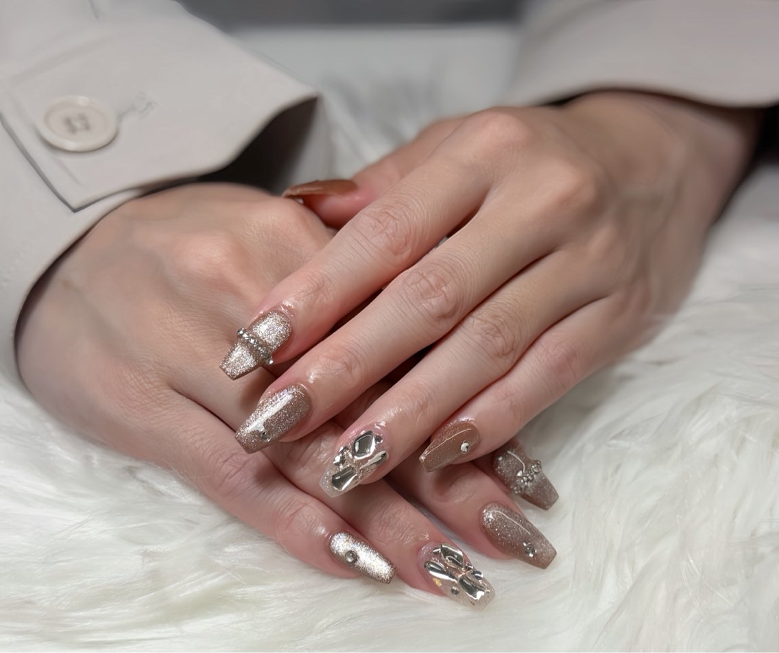 ネイル オーロラネイル チークネイル フットネイル フレンチネイル ジェルネイル ハンドネイル Havi Nailsのネイルデザイン