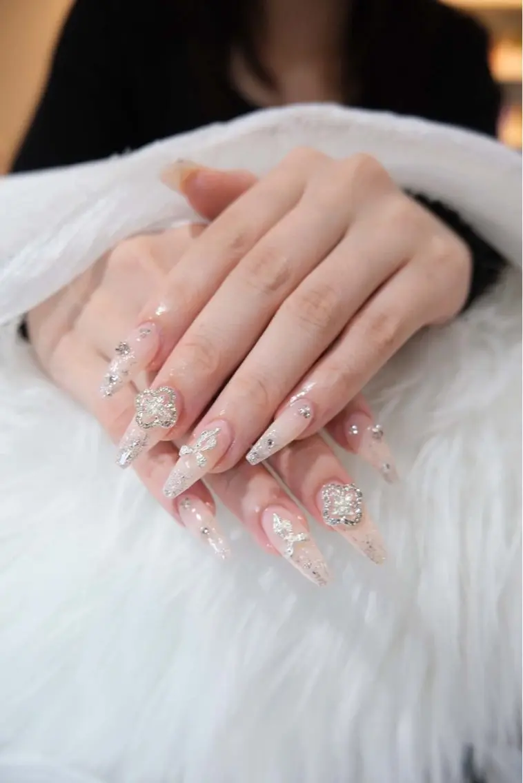 ネイル ハンドネイル T.Lee Nail Lilyのネイルデザイン