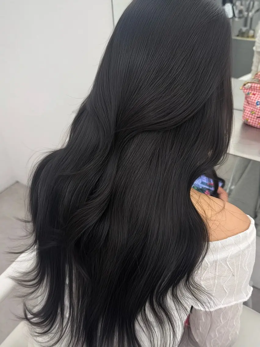 セミロング ヘアカラー トリートメント 透明感カラー🩶 ×小顔カット難波のヘアスタイル