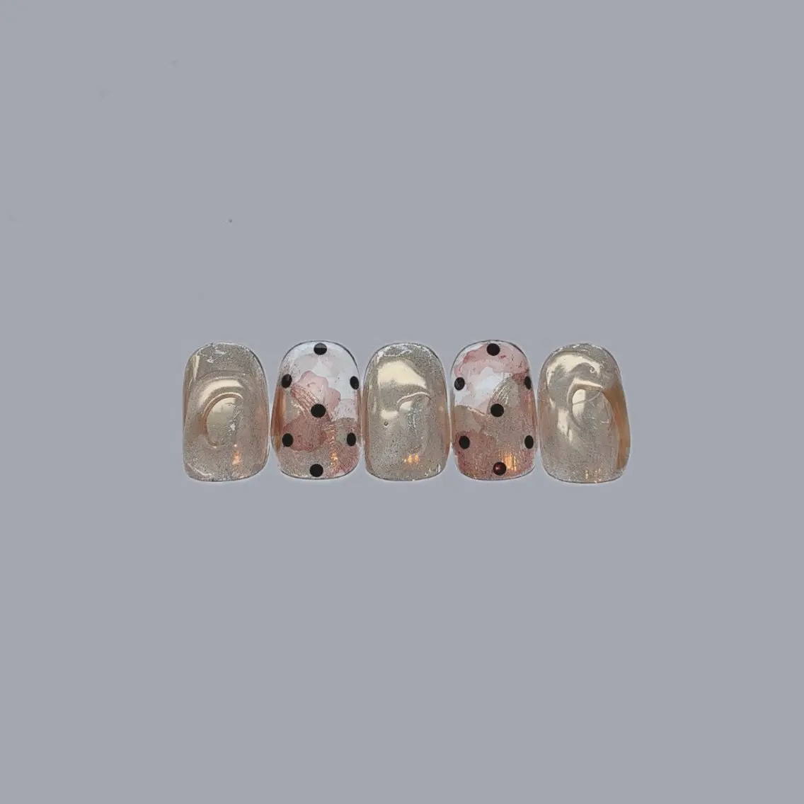 ネイル BRooCH yuzuのネイルデザイン