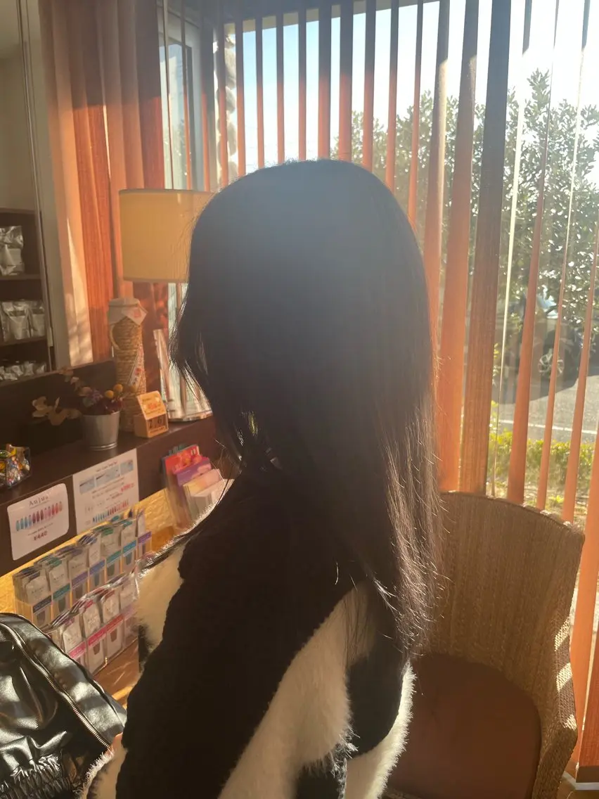 ロング アッシュ アッシュグレー ヘアカラー 甲斐 愛梨のヘアスタイル