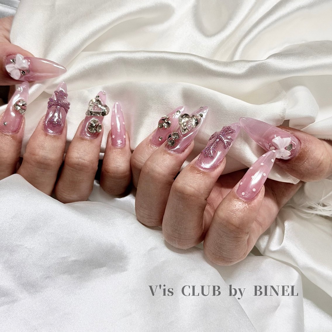 ネイル ハンドネイル BINEL REINAのネイルデザイン