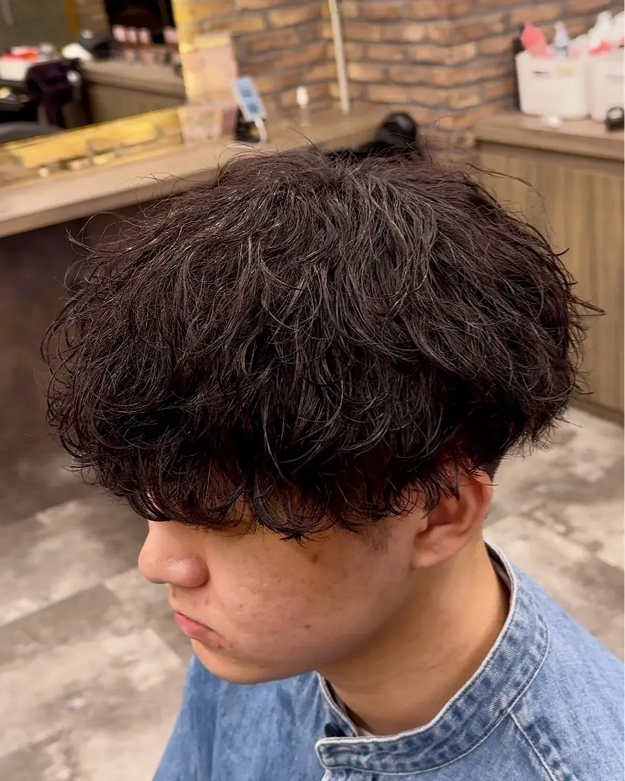 パーマ メンズ カット パーマ シャドウ/フェザー 朝崎倭斗のヘアスタイル