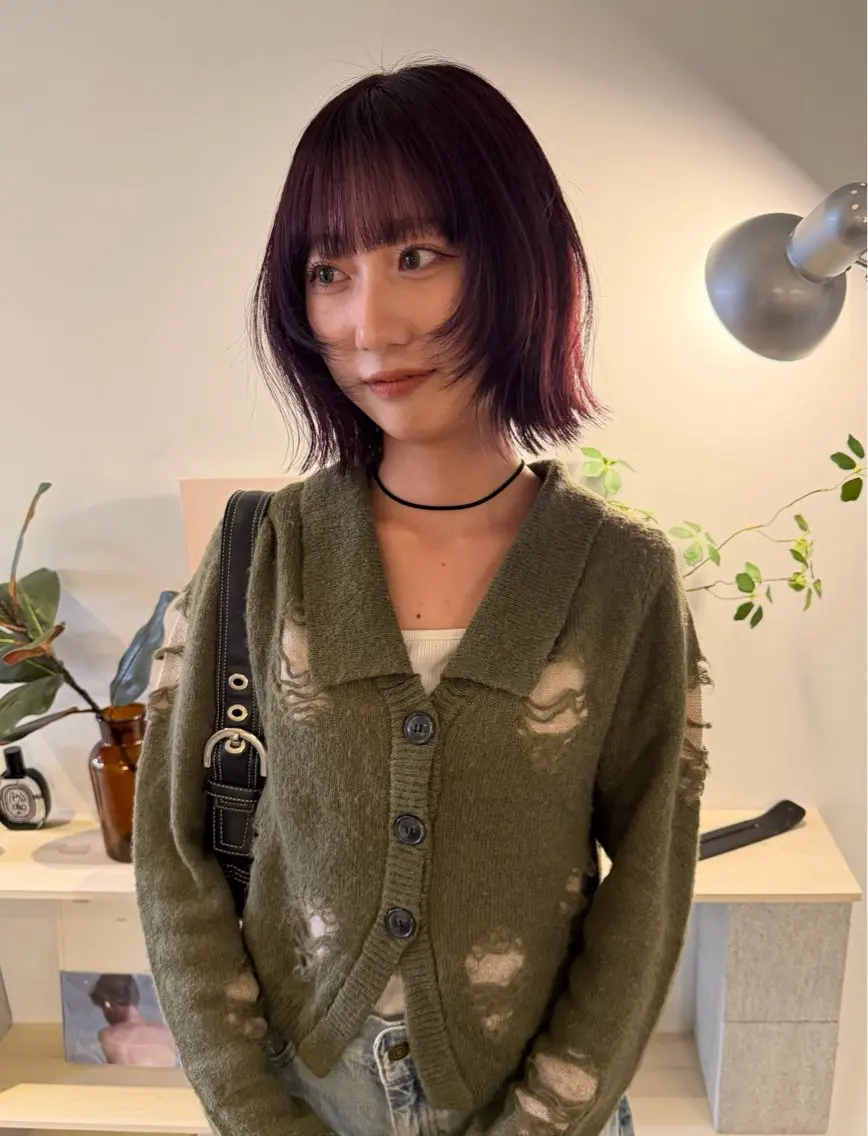 ショート カラー 黒髪 ブリーチ ダブルカラー ブリーチなしカラー レッドカラー ヘアカラー トリートメント MIU/ルーツカラー 顔まわりレイヤーのヘアスタイル