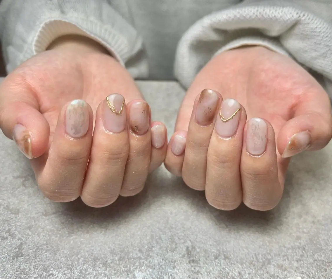 ネイル オーロラネイル ジェルネイル ラメ(グリッター) 大理石ネイル(マーブル) ニュアンスネイル BLANC.nail yuuのネイルデザイン