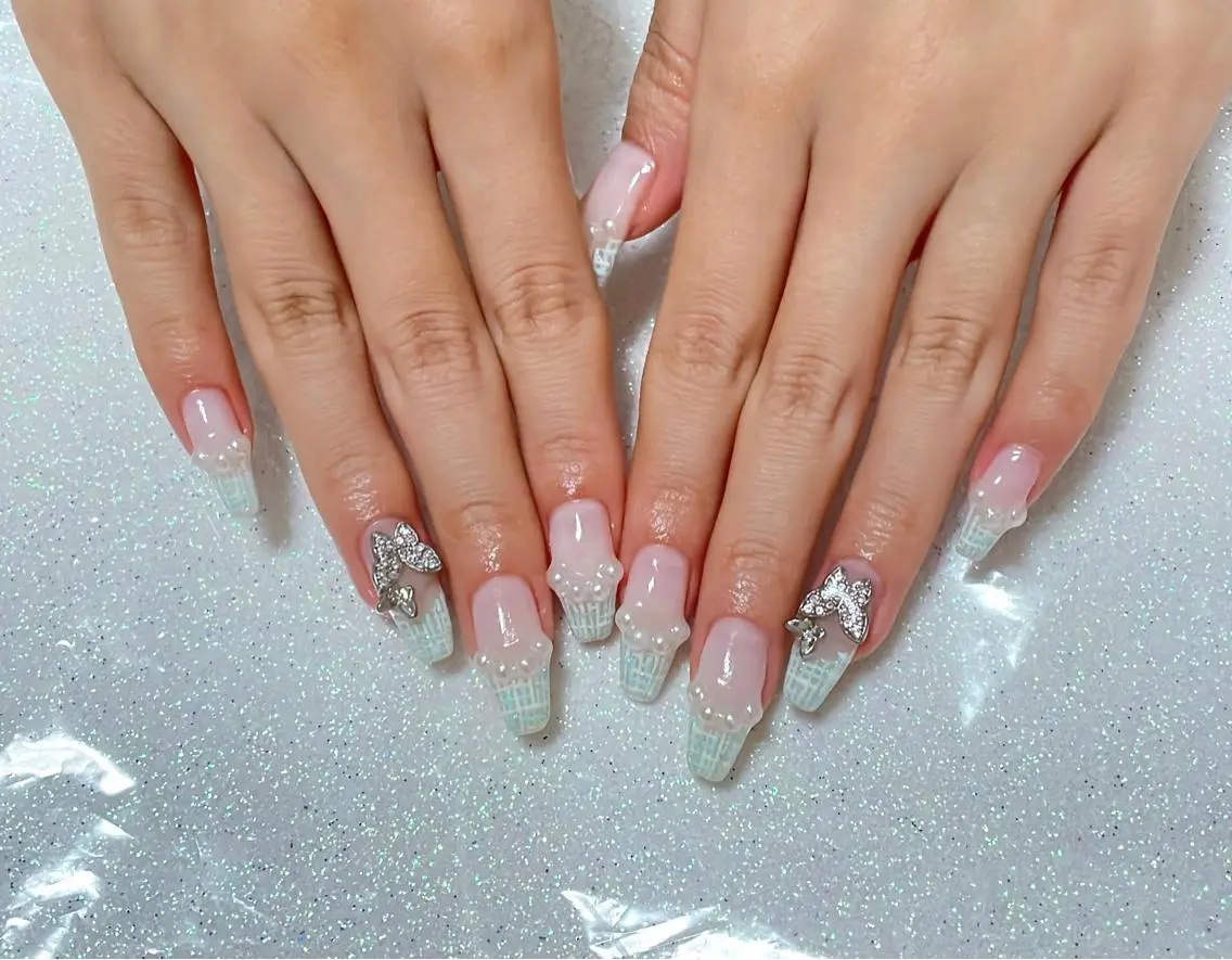ネイル ハンドネイル VIERU 🌈🎀💖のネイルデザイン