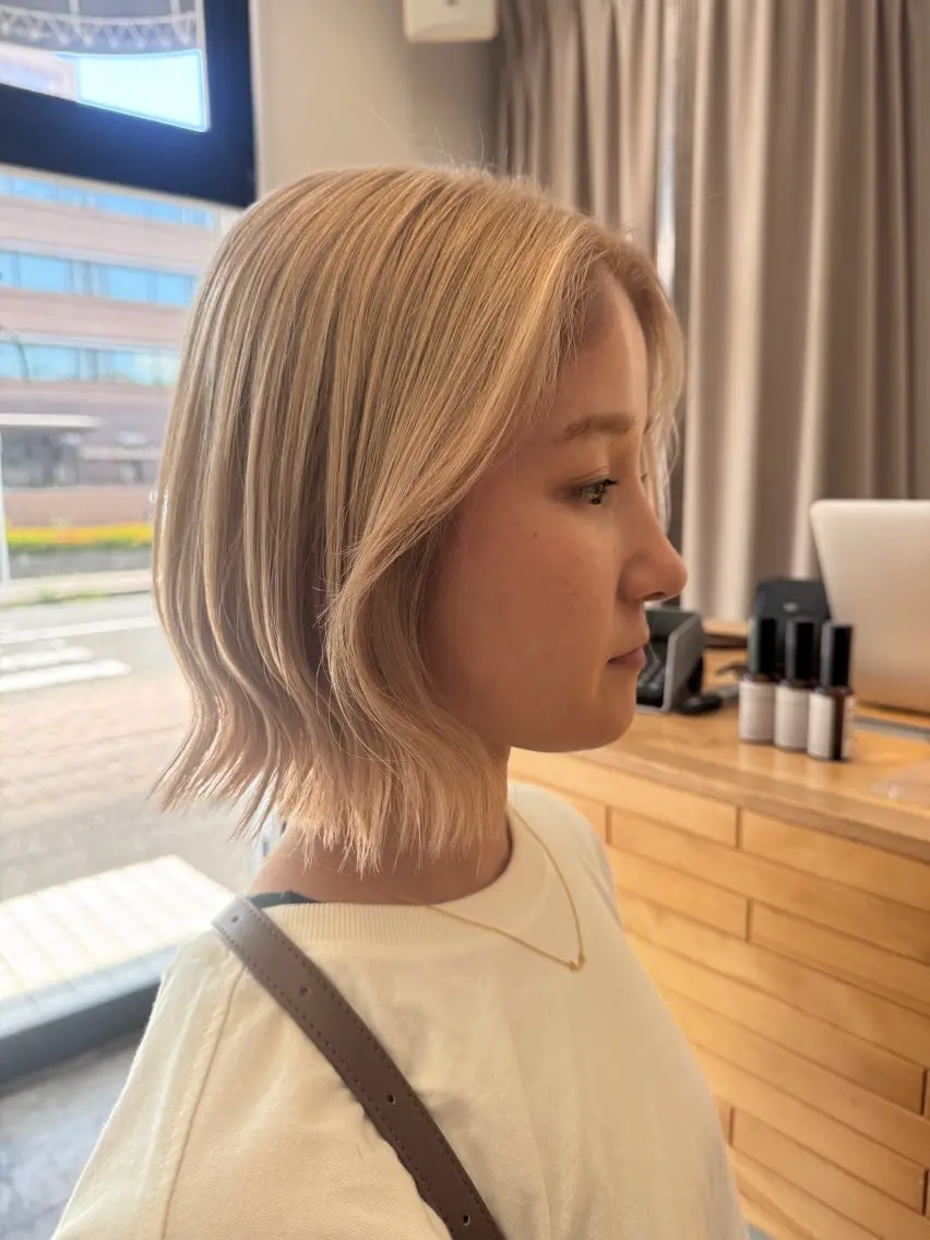 ミディアム NAVY miyoshiのヘアスタイル