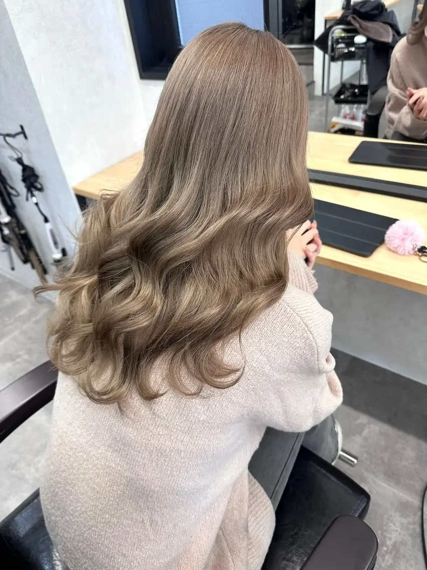 レイヤーカット＋シャンプーの写真
