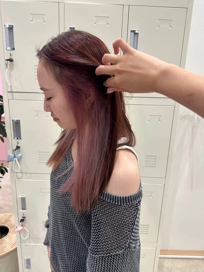 セミロング カラー カット ヘアカラー 淡い暖色カラー🩰 girly ♡ ノアのヘアスタイル