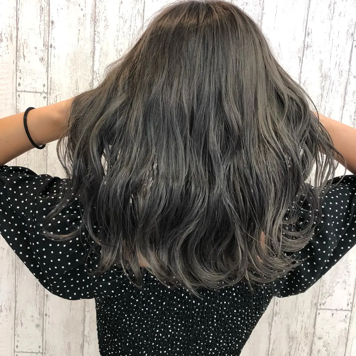 カラー アッシュ オリーブアッシュ Kaede .のヘアスタイル