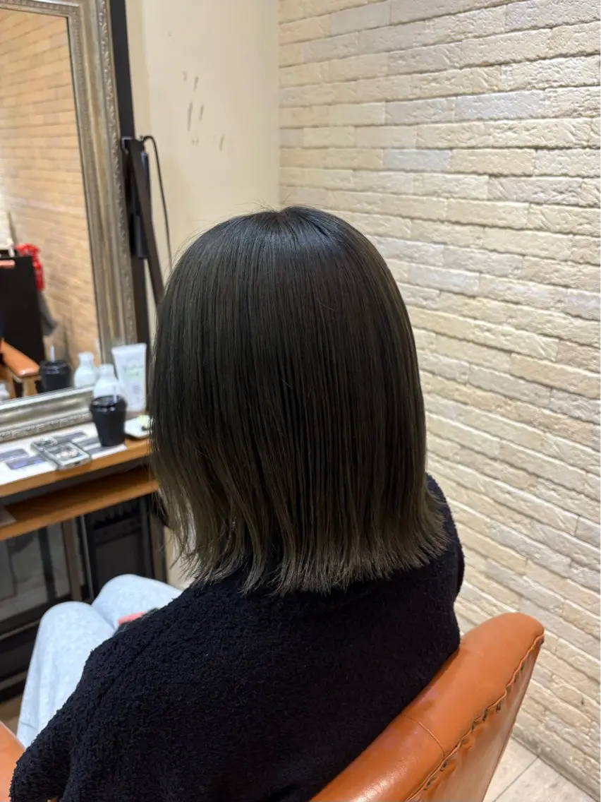 カラー ヘアカラー トリートメント しおり🍬 KOKORO🤍のヘアスタイル