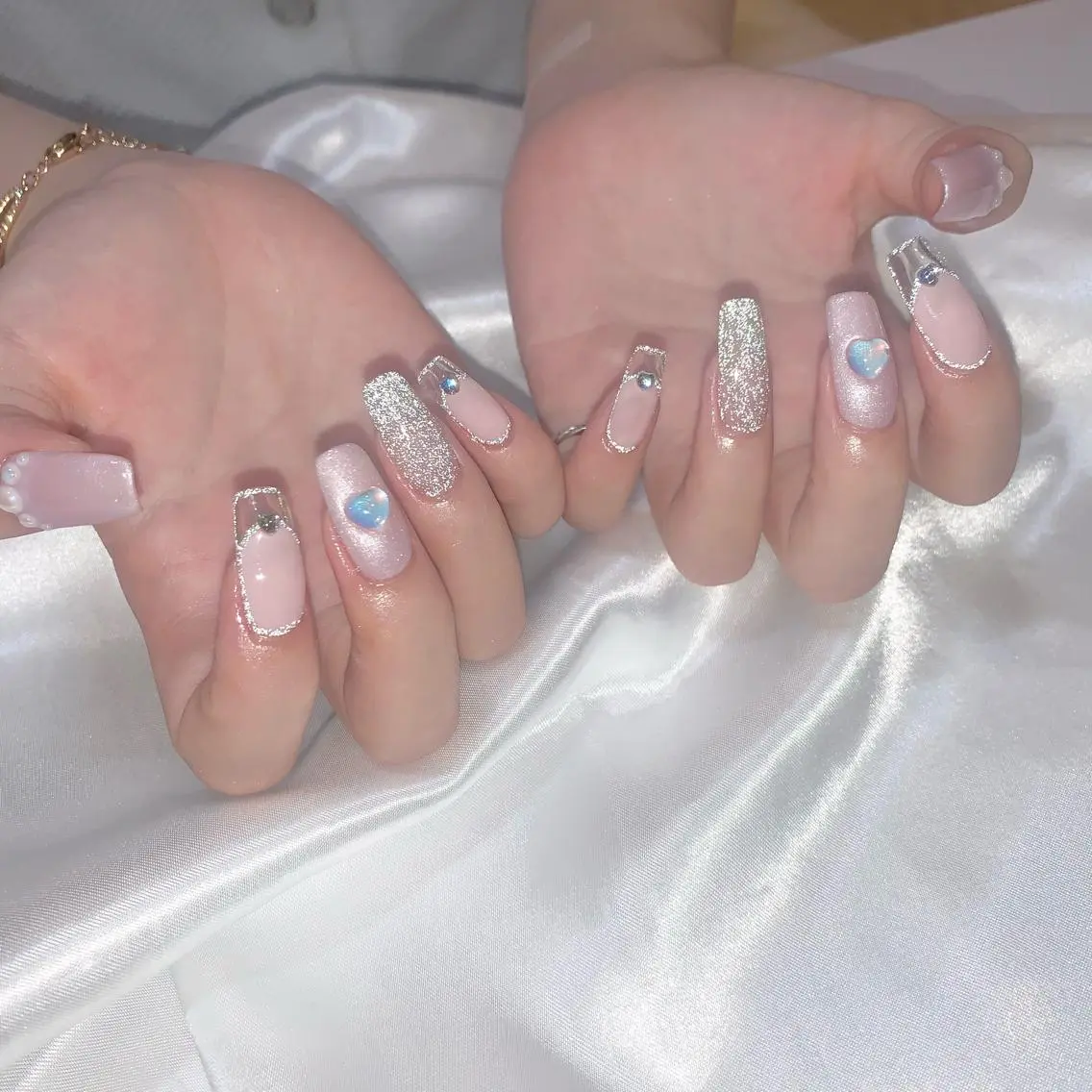 ネイル クリアネイル フラッシュネイル フレンチネイル 韓国ネイル ハンドネイル ui nailのネイルデザイン