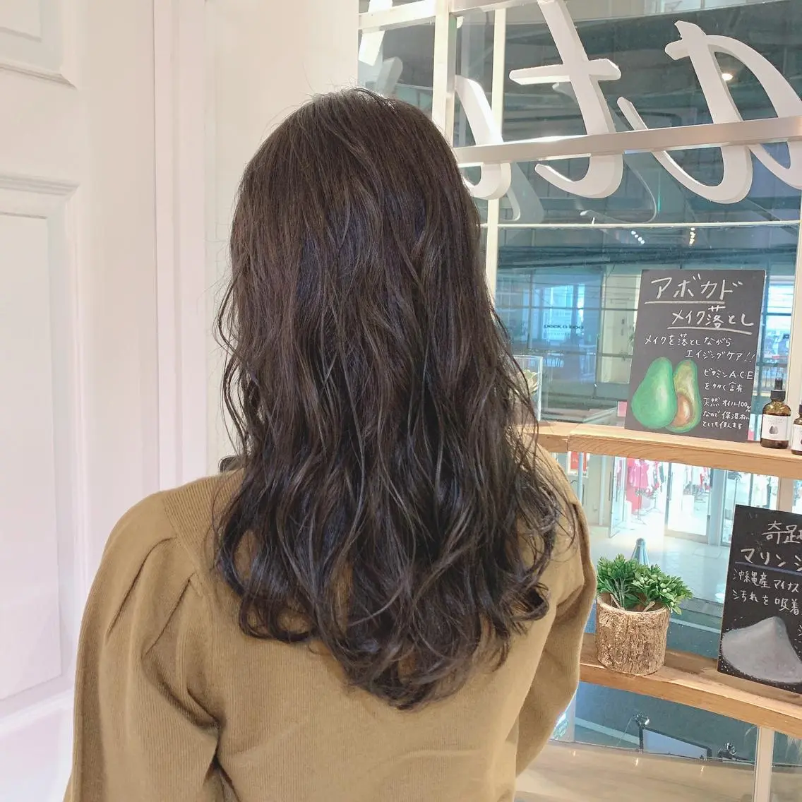 ロング カラー ヘアアレンジ ベージュカラー オリーブベージュ 似合わせhair🔸 アサダ タカコ🔸のヘアスタイル