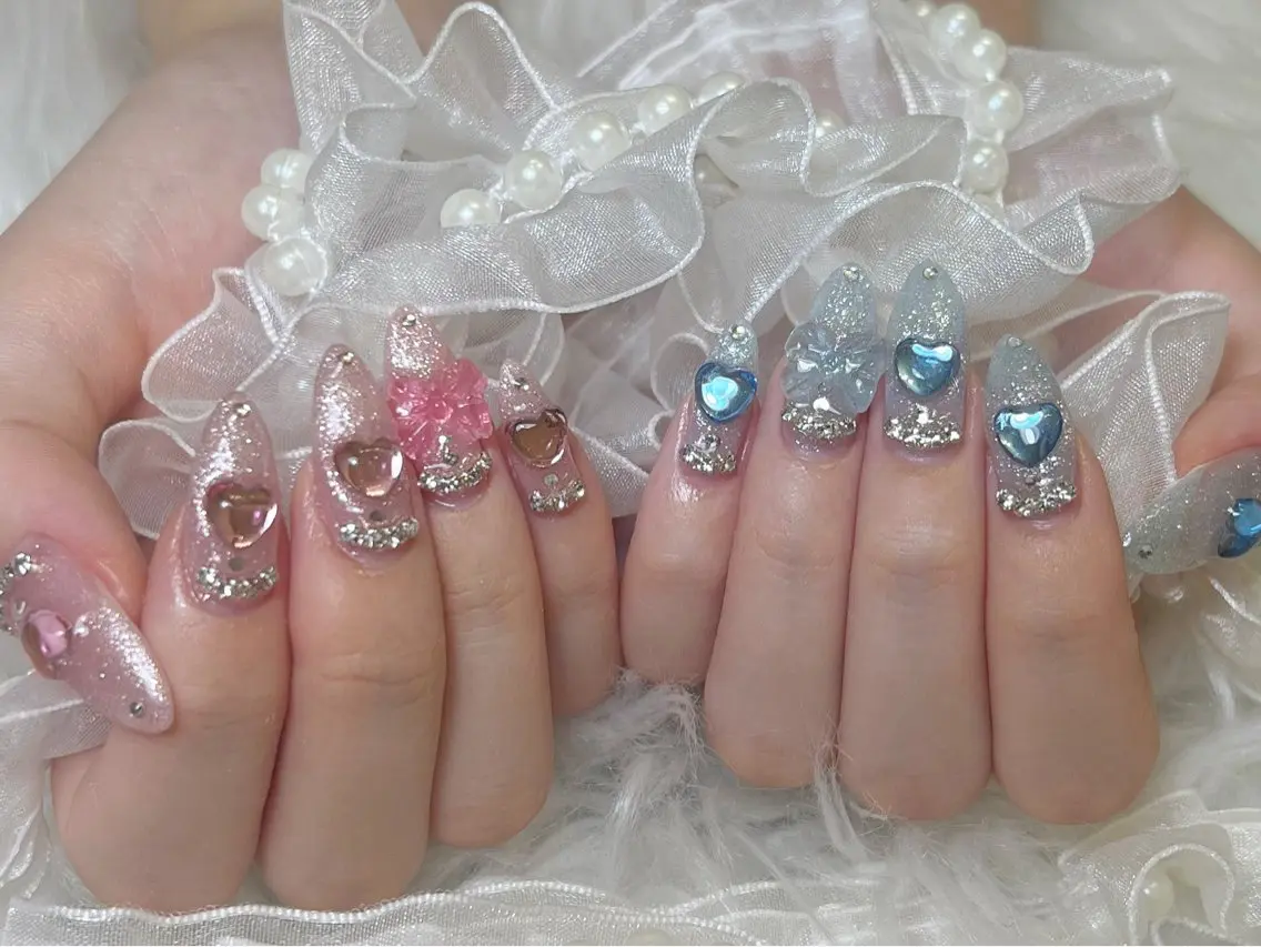 ネイル ガーリー ハート キラキラネイル 水色 ピンク ハンドネイル Abyss🎀 mayuのネイルデザイン