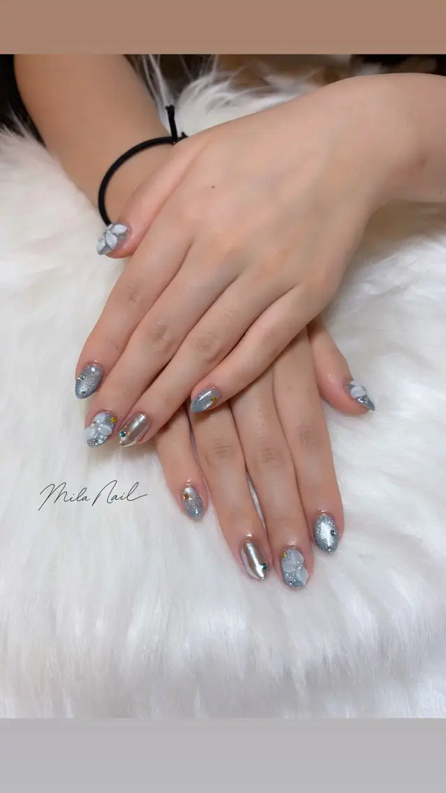 ネイル ブルー 水色 マグネットネイル ミラーネイル ハンドネイル Mila Nail🐈のネイルデザイン