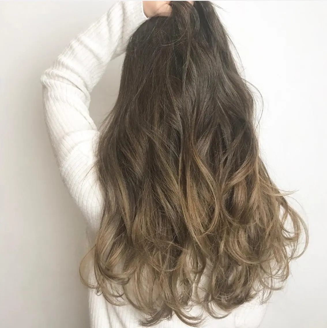 ロング カラー アッシュ ベージュカラー グラデーションカラー メンズカット特化柏駅 徒歩3分LOUのヘアスタイル