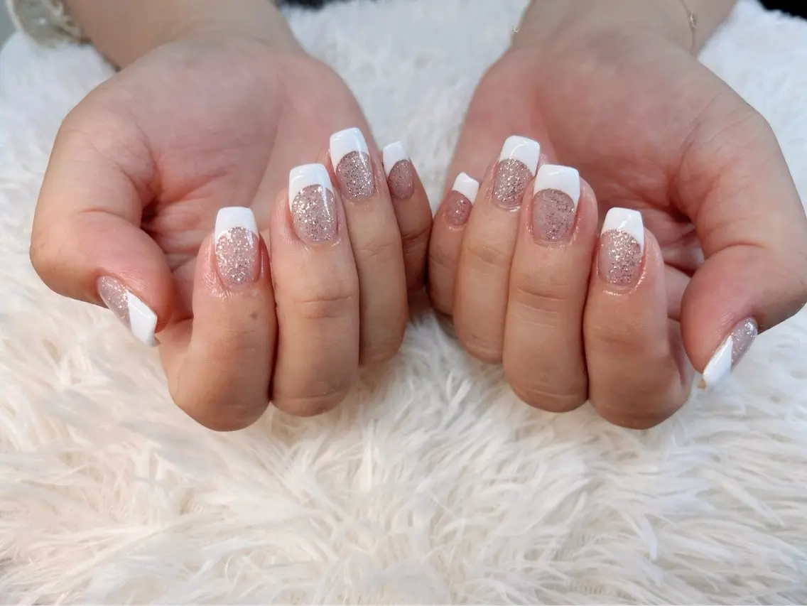 ネイル フラッシュネイル フレンチネイル ek.nail⭐︎ kanaのネイルデザイン