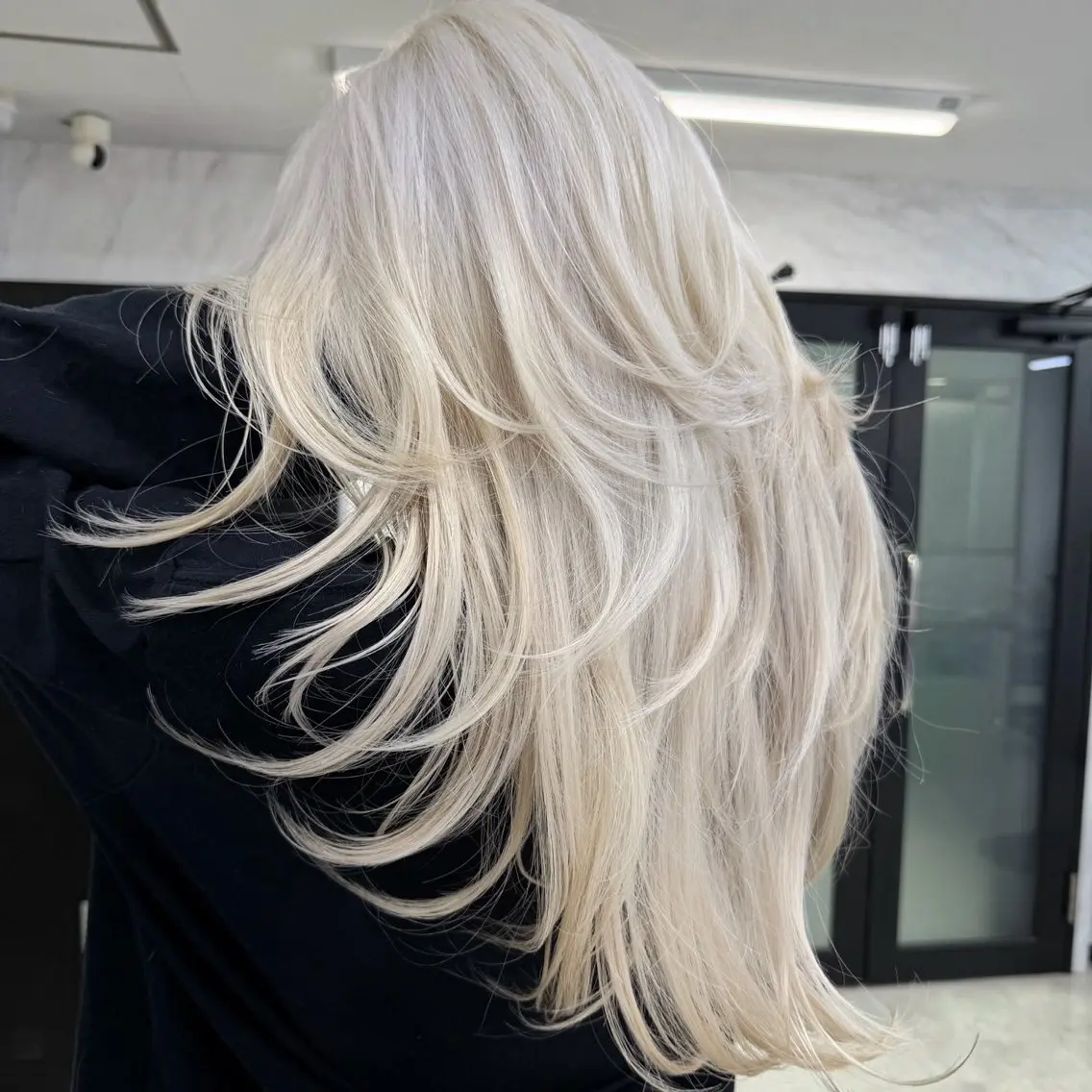 ロング カラー シールエクステ ハイトーンカラー エクステ ヘアカラー シールエクステ特化 ハイトーン、NANAのヘアスタイル