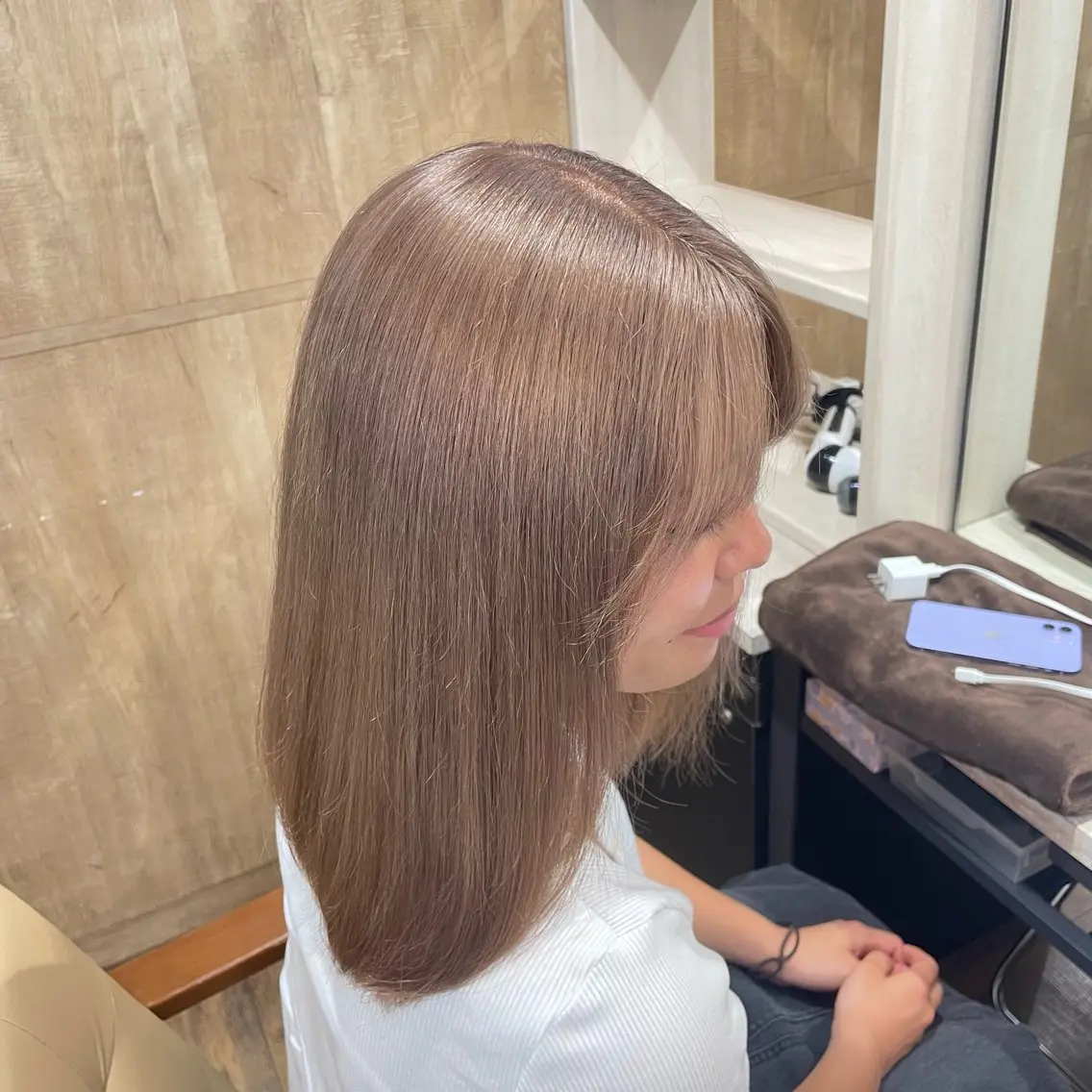 カラー ベージュカラー ミルクティーベージュ カット ヘアカラー トリートメント シールエクステ/ 韓国ヘア/AIRIのヘアスタイル