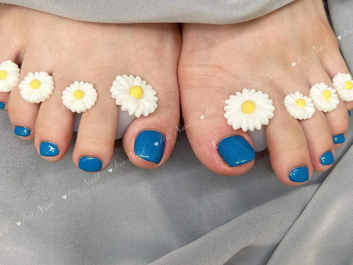 ネイル ワンカラーネイル フットネイル 🍒IRIS Nail🌸のネイルデザイン