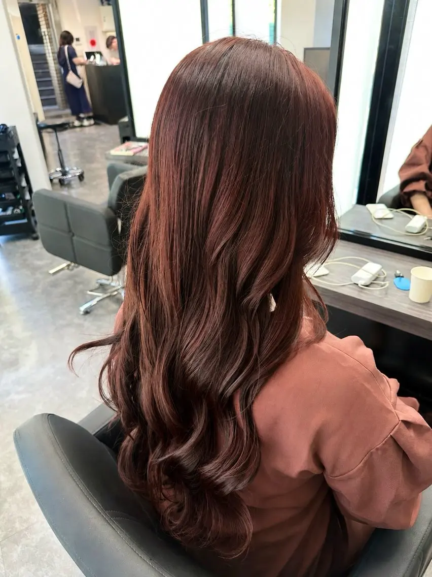 ロング カラー アシスタント 彩月のヘアスタイル