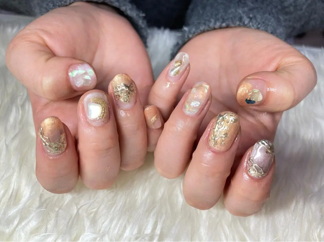 ネイル ジェルネイル ミラーネイル ニュアンスネイル パラジェル 冬ネイル Nail&eye Belire 新宿のネイルデザイン