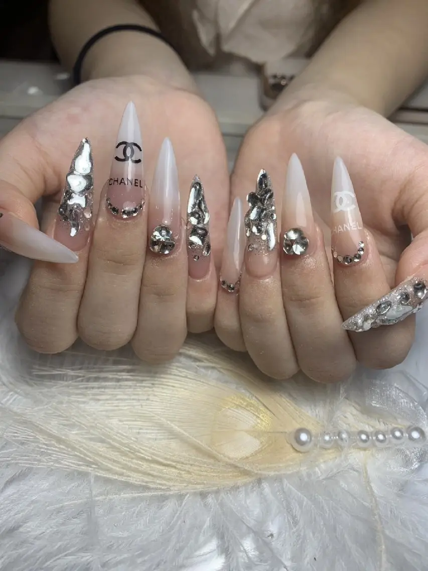 ネイル 氷ネイル・うるうるネイル マットネイル ニュアンスネイル リボン 夏ネイル ハンドネイル rina nailのネイルデザイン