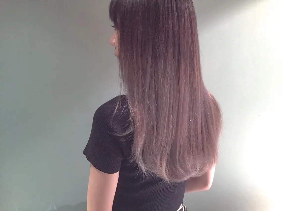 ロング カラー ブリーチ グラデーションカラー グレージュ salonF 🔸hamaのマツエク・マツパデザイン